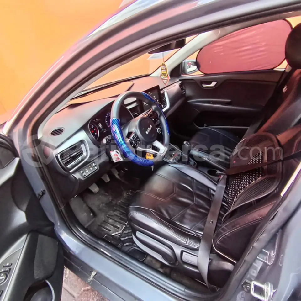 Foto 9 de Kia Stonic LX