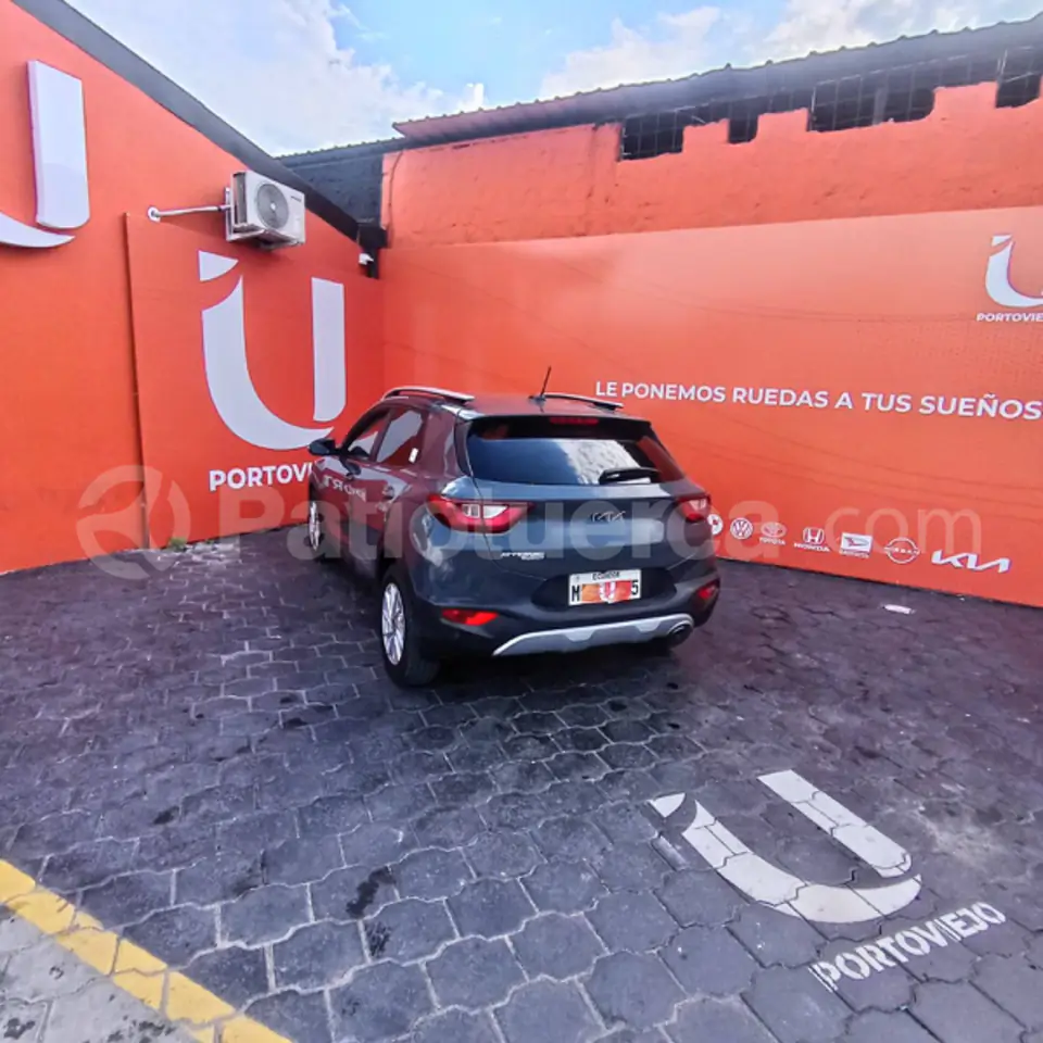 Foto 5 de Kia Stonic LX