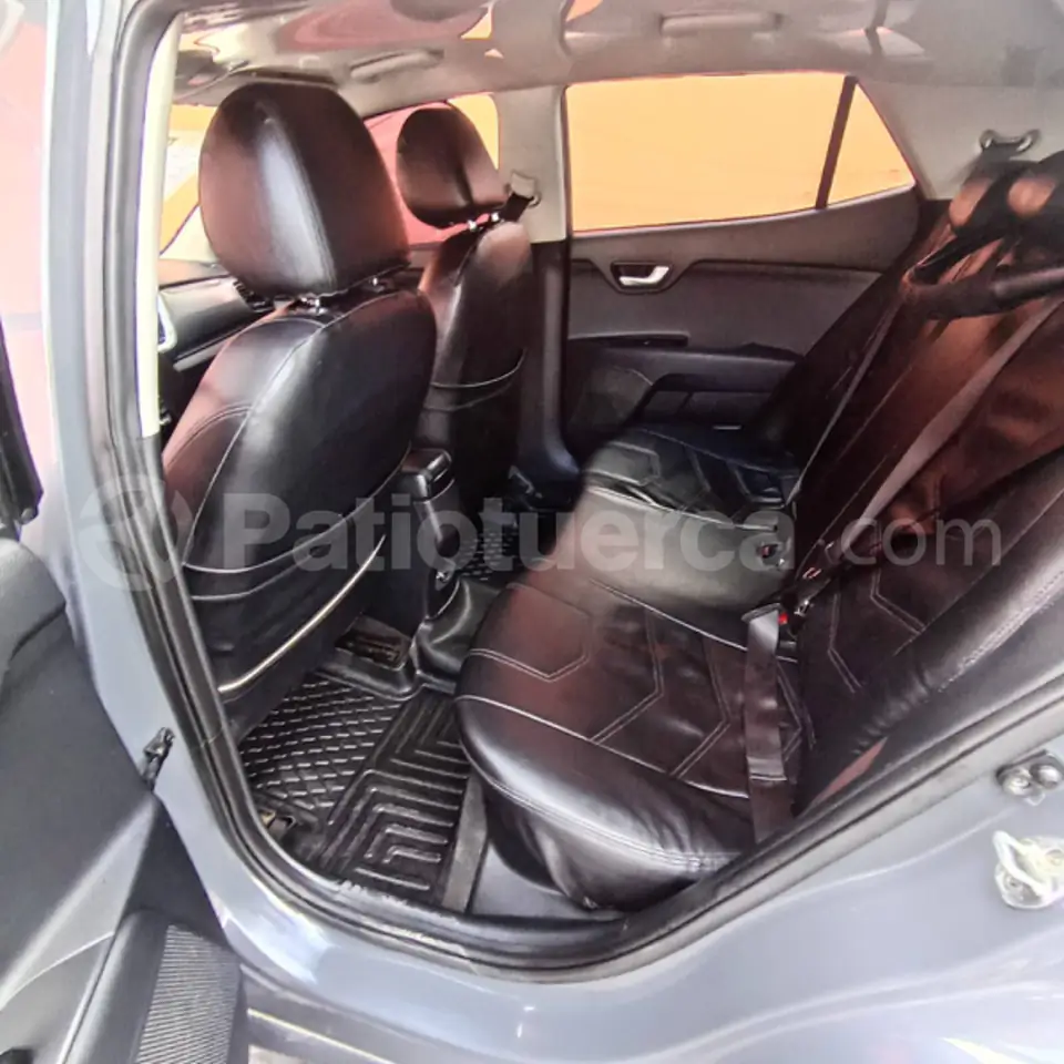 Foto 8 de Kia Stonic LX