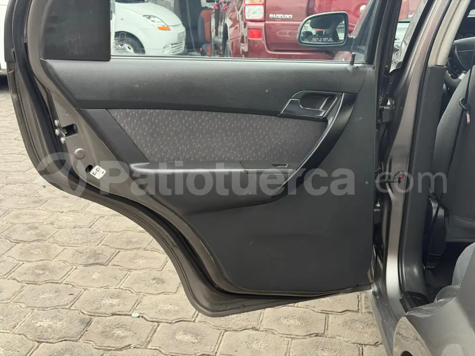 Foto 15 de Chevrolet Aveo Emotion