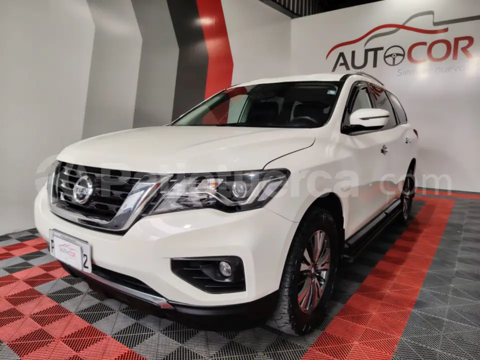 Foto 1 de Nissan Pathfinder Advance
