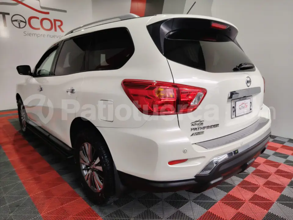 Foto 7 de Nissan Pathfinder Advance
