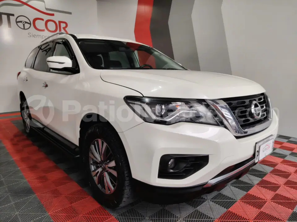 Foto 3 de Nissan Pathfinder Advance