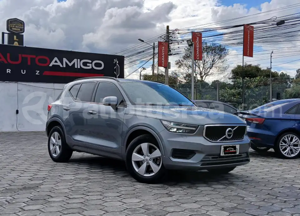 Foto 3 de Volvo XC40 T4