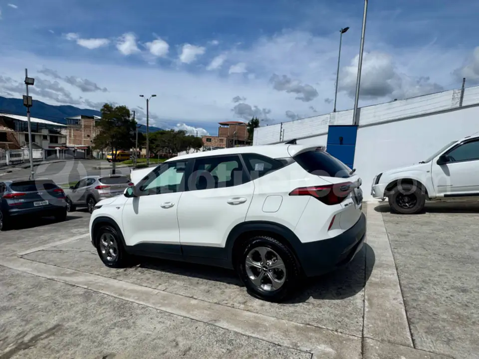 Foto 4 de Kia Seltos LX