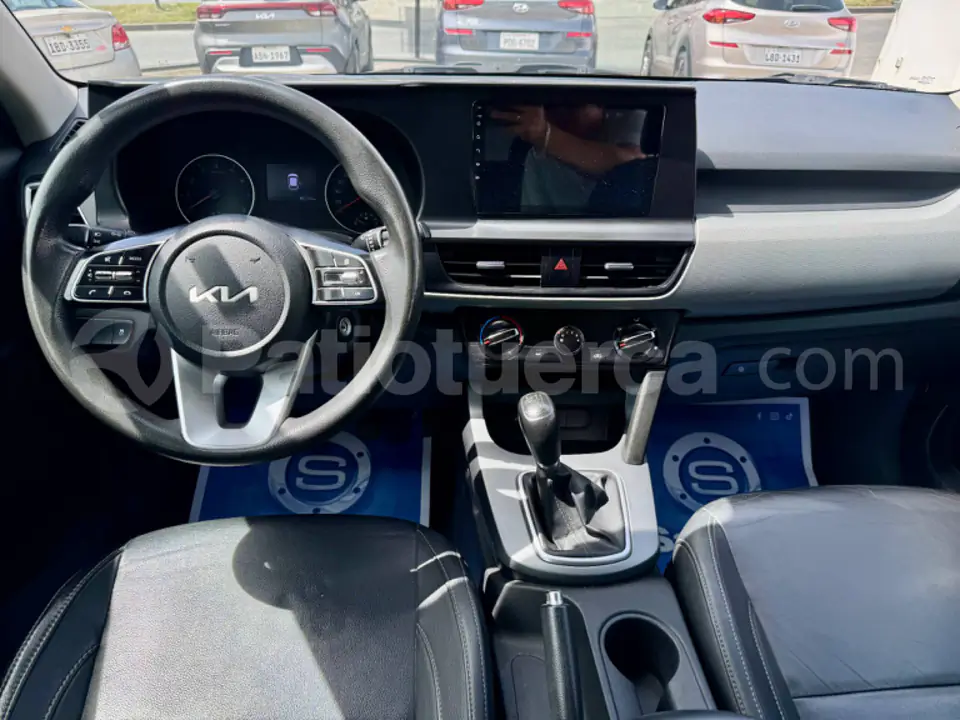 Foto 12 de Kia Seltos LX