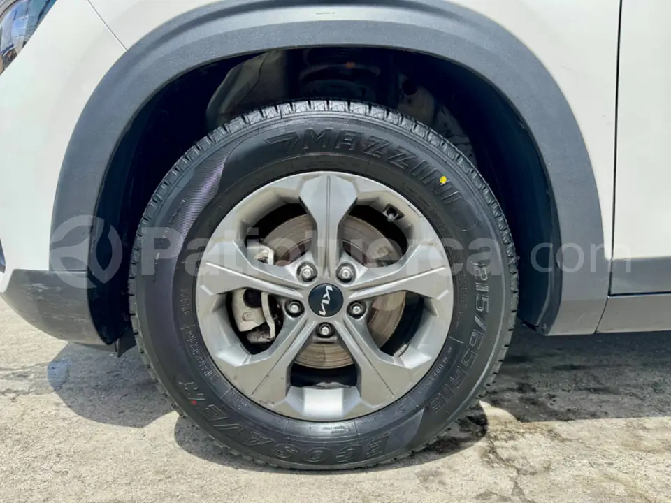 Foto 13 de Kia Seltos LX