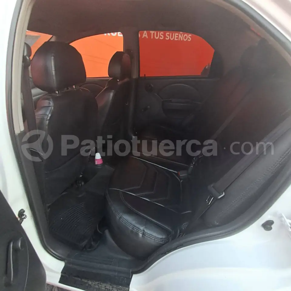 Foto 7 de Chevrolet Aveo Family