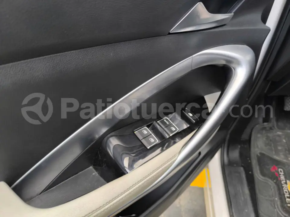 Foto 10 de Chevrolet CAPTIVA LT TURBO