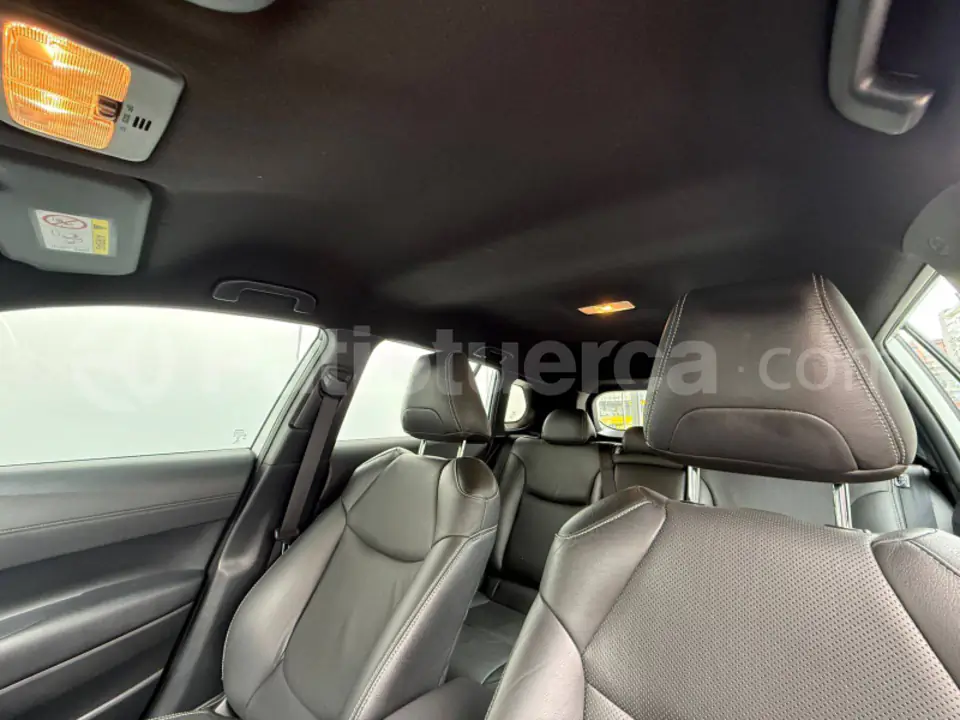 Foto 5 de Toyota Corolla Cross Mid