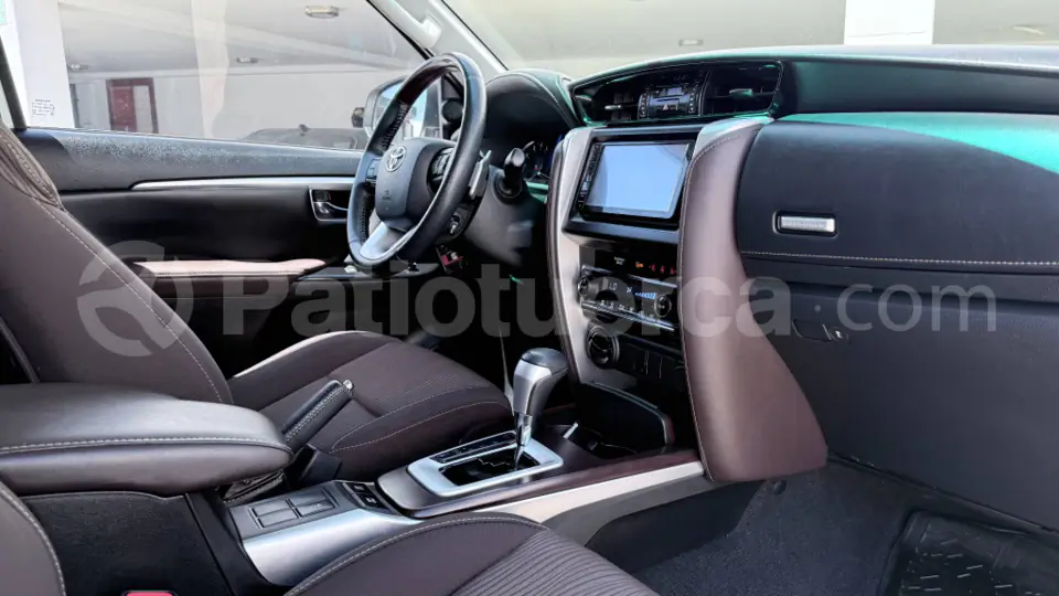 Foto 9 de Toyota Fortuner 4.0