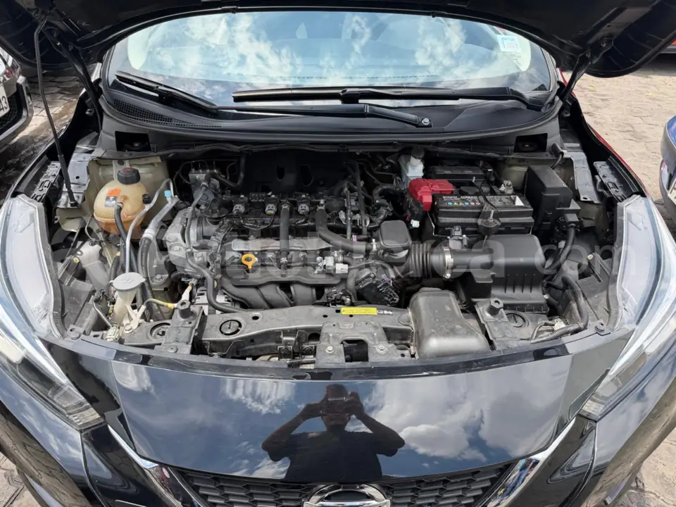 Foto 14 de Nissan VERSA ADVANCE