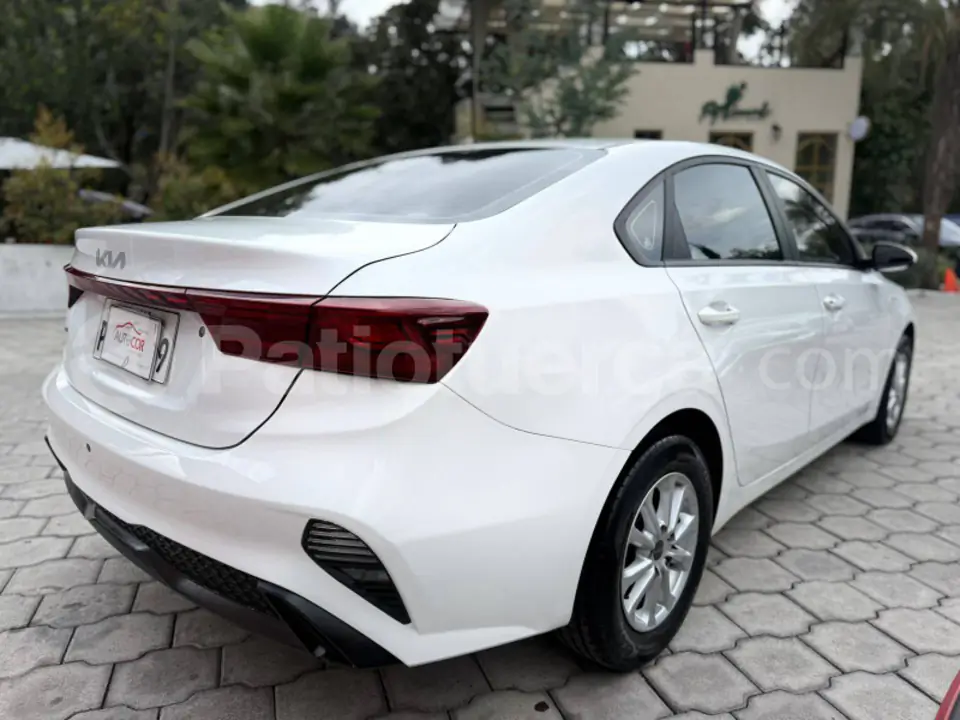 Foto 9 de Kia Cerato