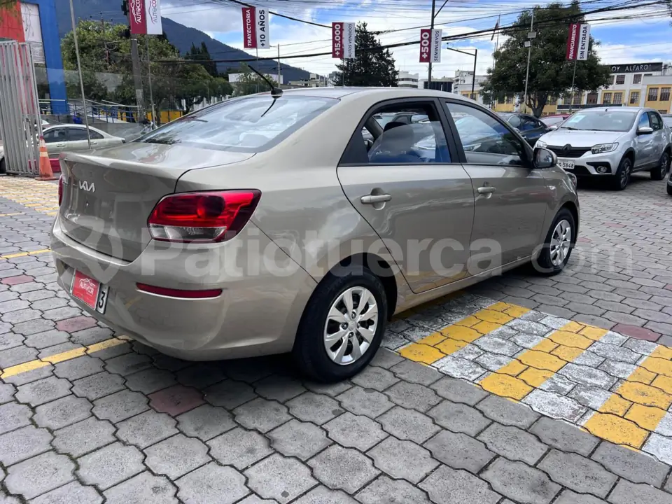 Foto 4 de Kia Soluto LX