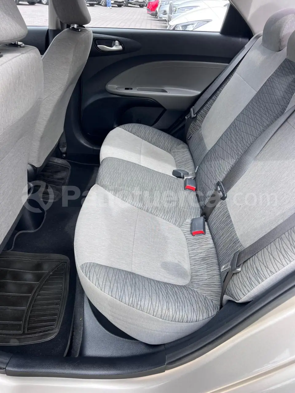 Foto 10 de Kia Soluto LX