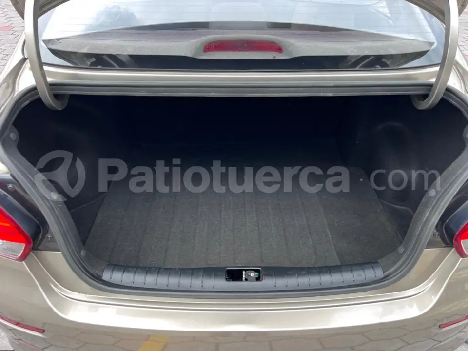 Foto 11 de Kia Soluto LX