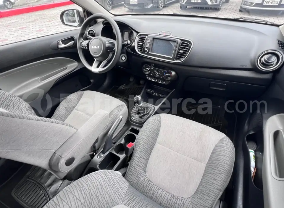 Foto 18 de Kia Soluto LX