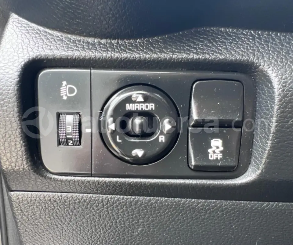 Foto 19 de Kia Soluto LX