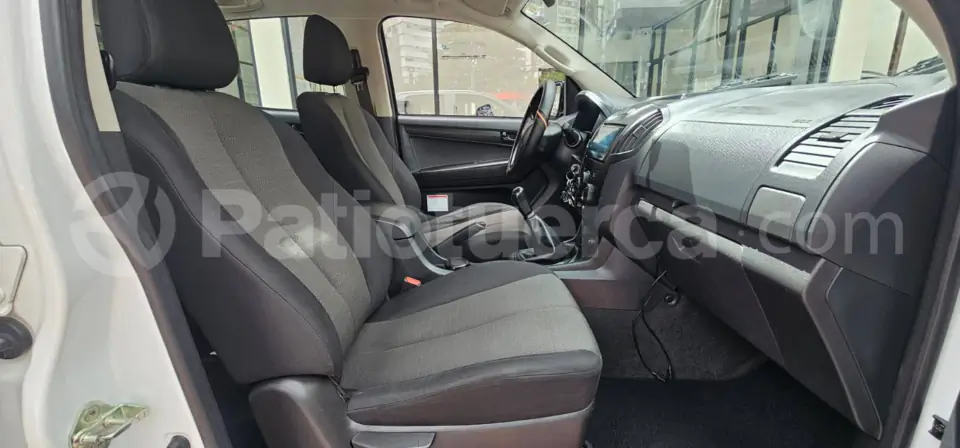 Foto 12 de Chevrolet D-MAX CRDI HI RIDE