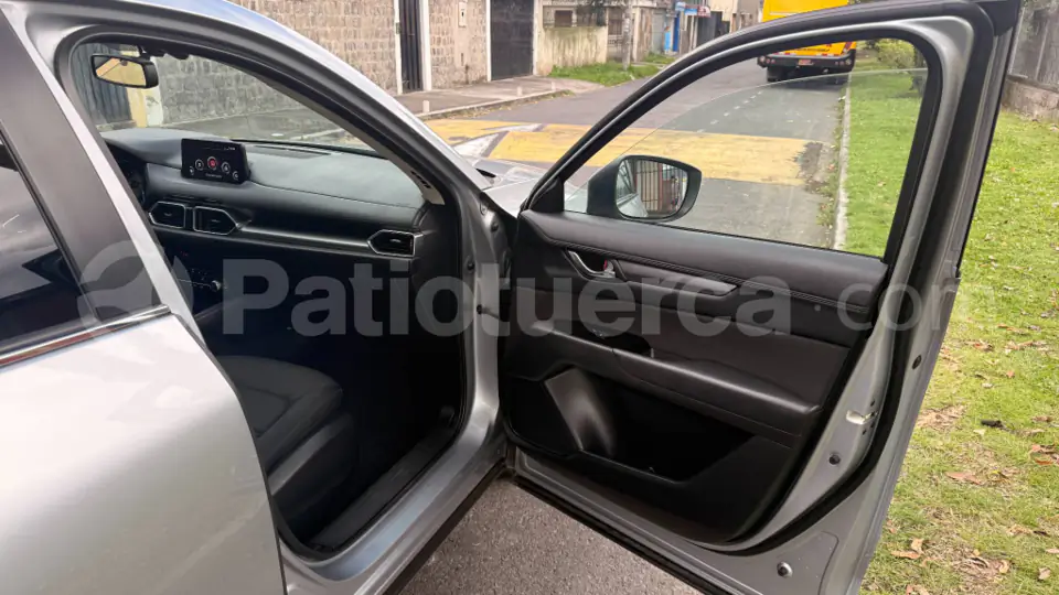 Foto 18 de Mazda CX- 5 CORE