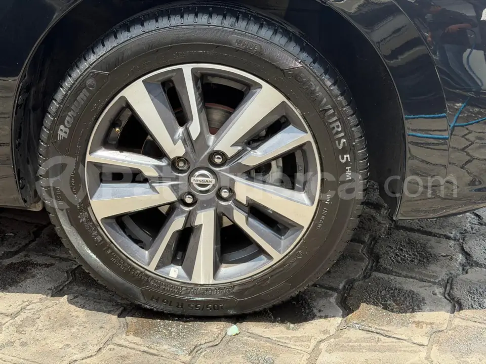 Foto 5 de Nissan Versa