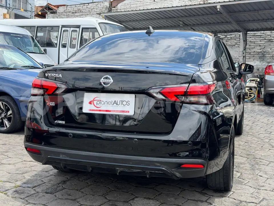 Foto 6 de Nissan Versa