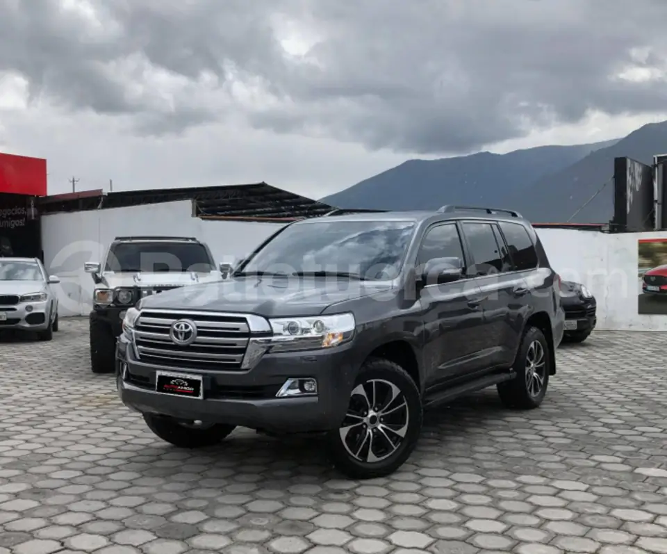 Foto 1 de Toyota Land Cruiser 200