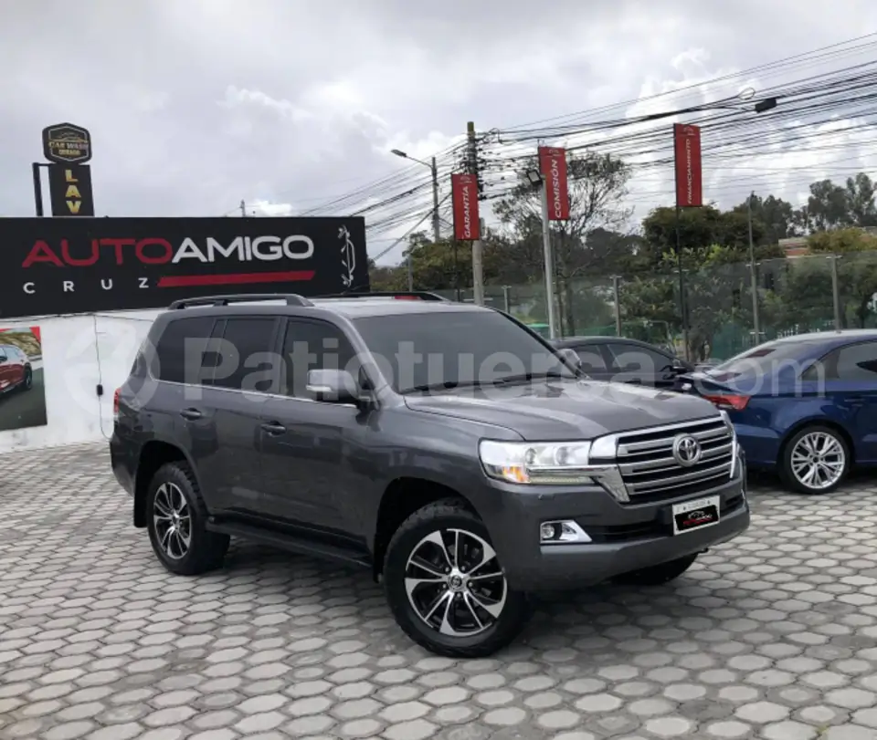 Foto 3 de Toyota Land Cruiser 200