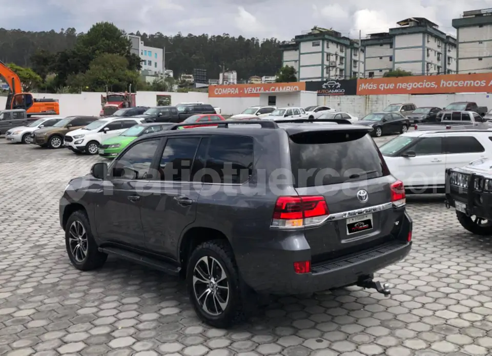 Foto 4 de Toyota Land Cruiser 200