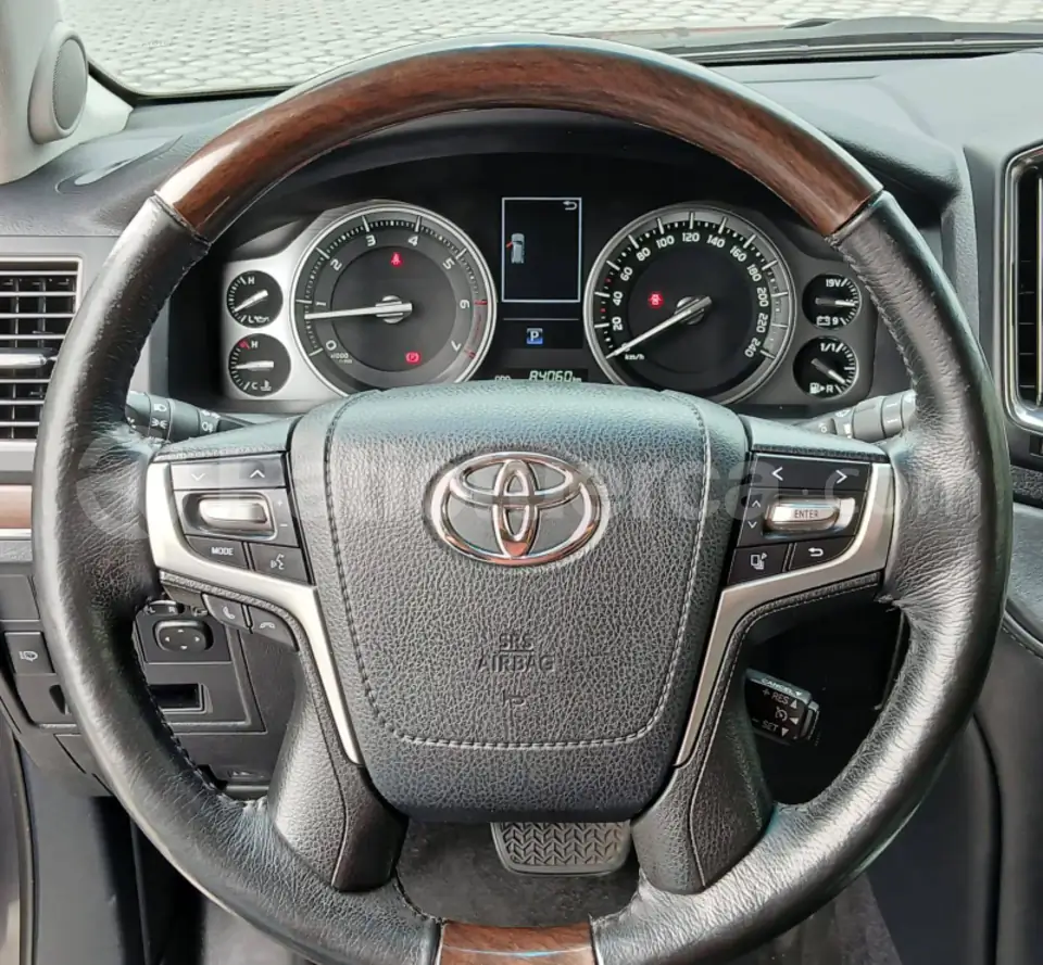 Foto 7 de Toyota Land Cruiser 200