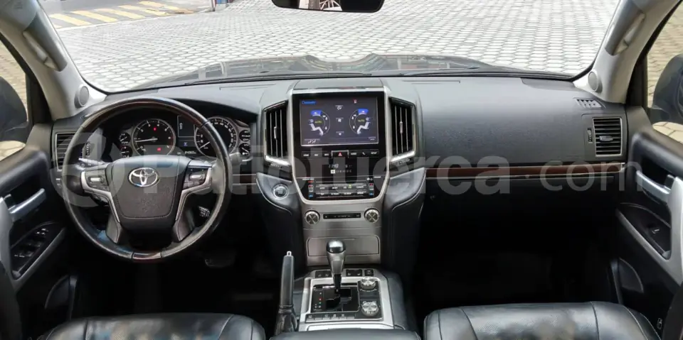 Foto 8 de Toyota Land Cruiser 200