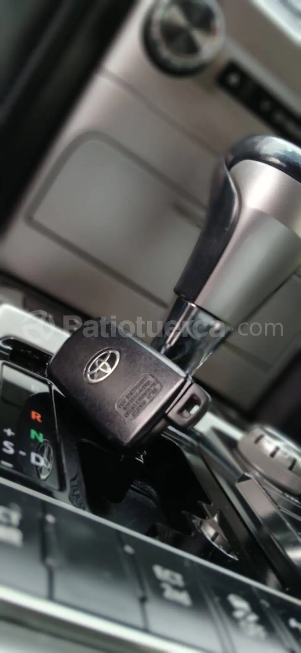 Foto 12 de Toyota Land Cruiser 200