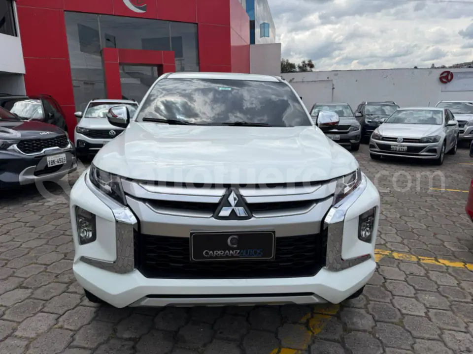 Foto 4 de Mitsubishi L200 GLX