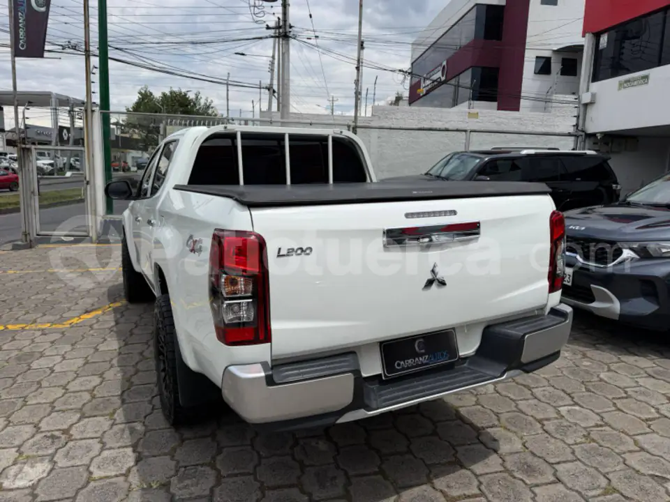 Foto 8 de Mitsubishi L200 GLX