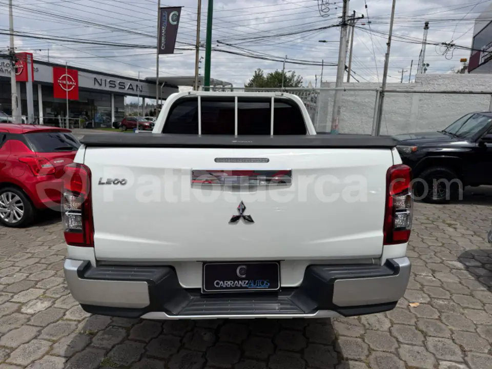 Foto 9 de Mitsubishi L200 GLX