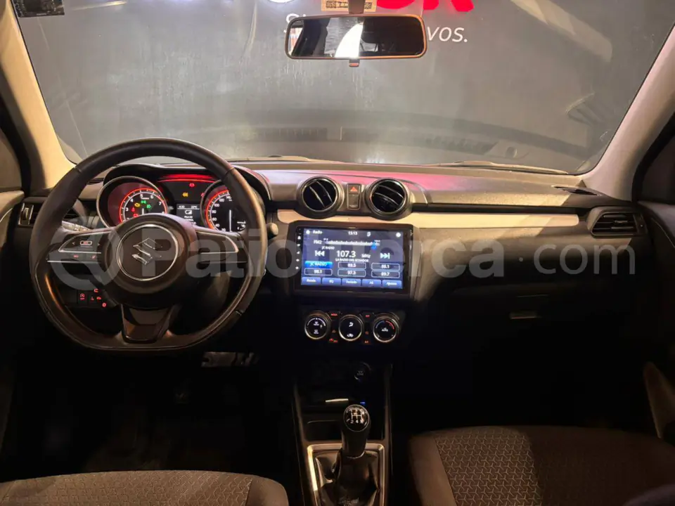 Foto 23 de Suzuki Swift