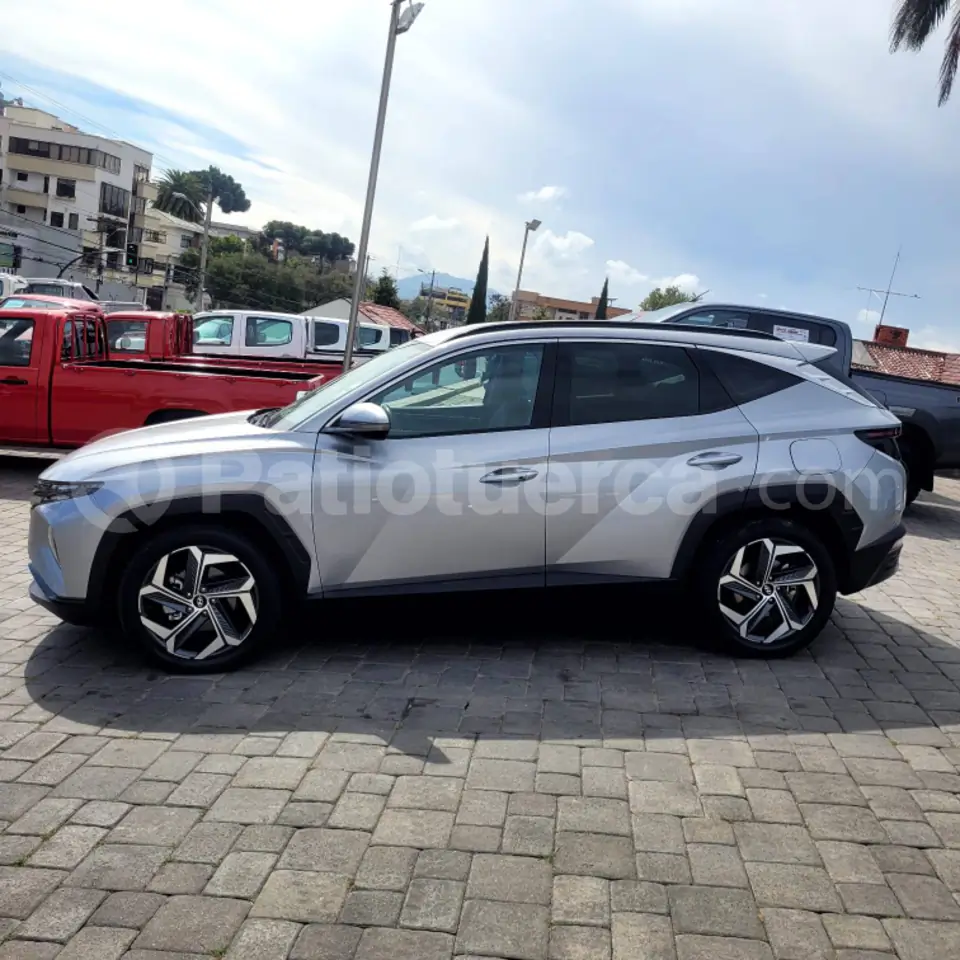 Foto 3 de Hyundai TUCSON NX4E GL