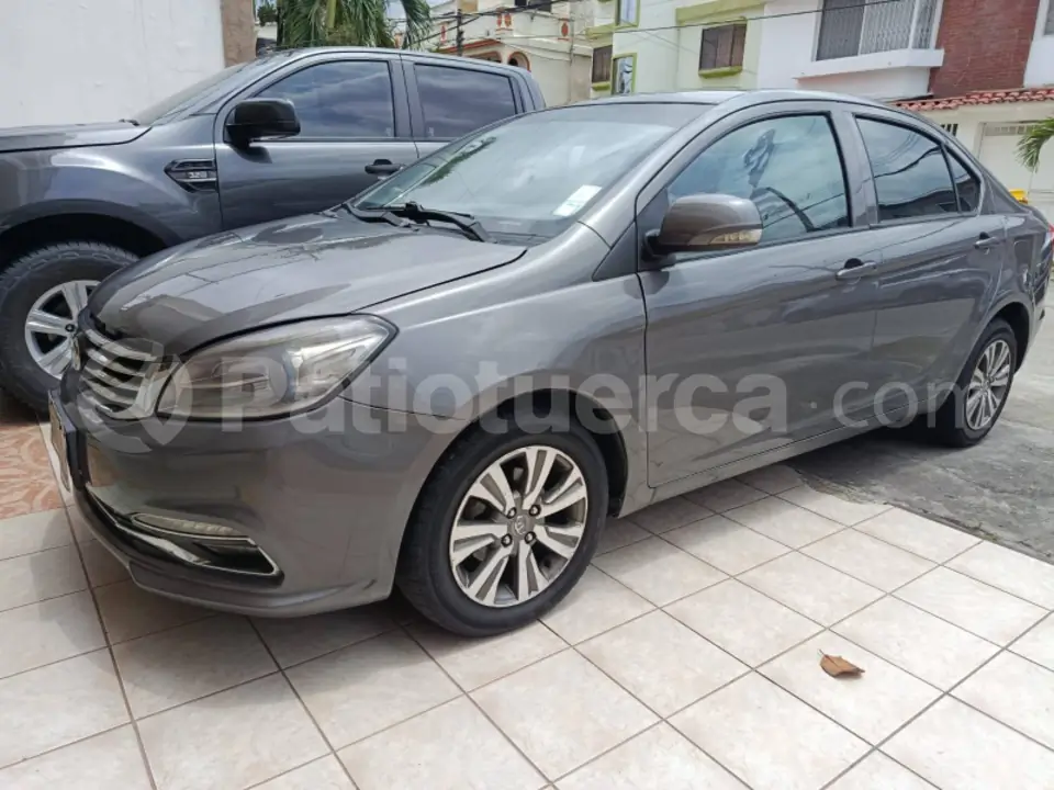 Foto 1 de Great Wall VOLEEX C30 LUXURY