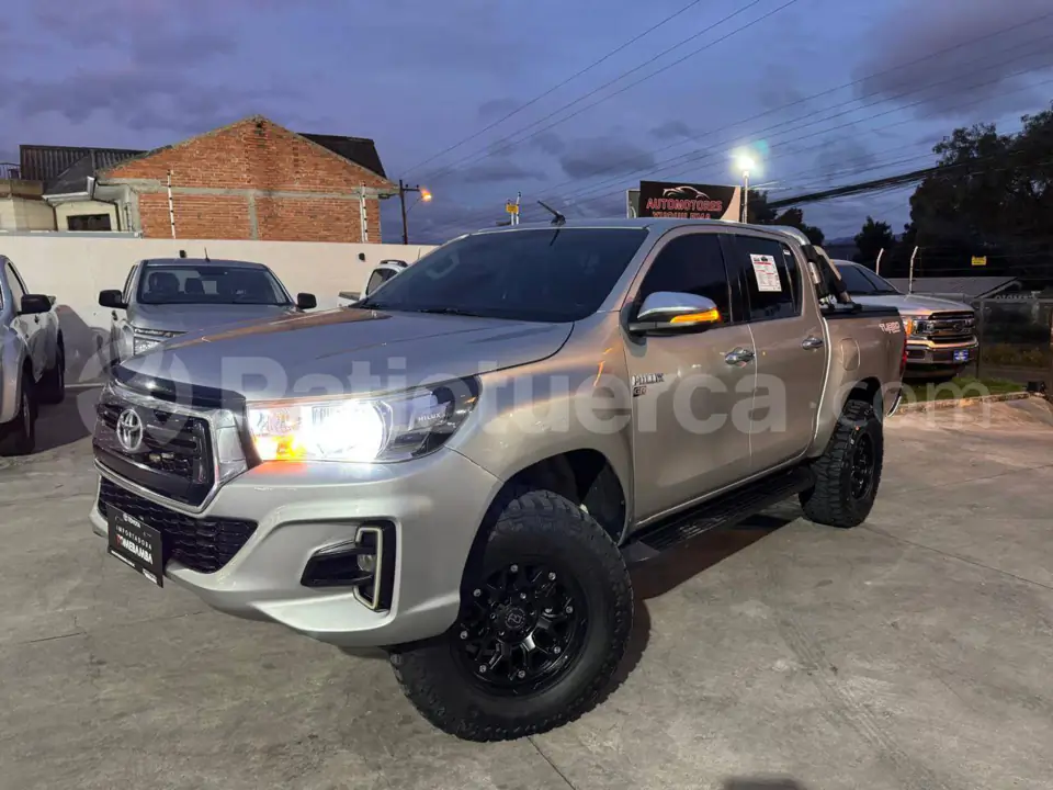 Foto 2 de Toyota NEW HILUX 2.4 CD 4X4