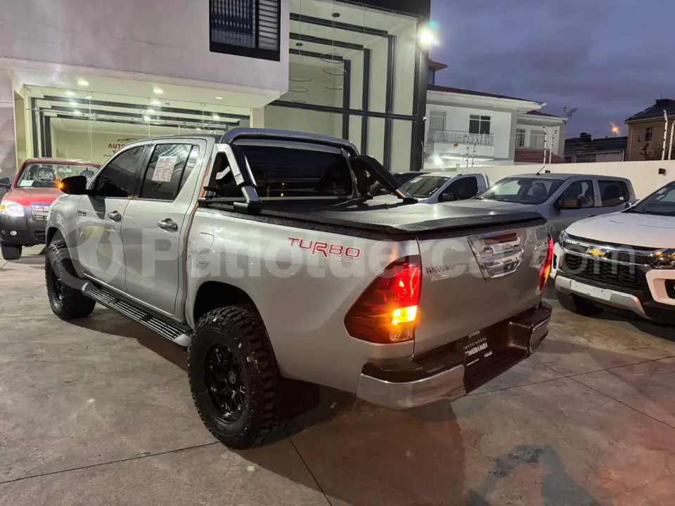 Foto 4 de Toyota NEW HILUX 2.4 CD 4X4