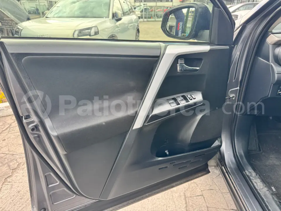 Foto 12 de Toyota NEW RAV 4