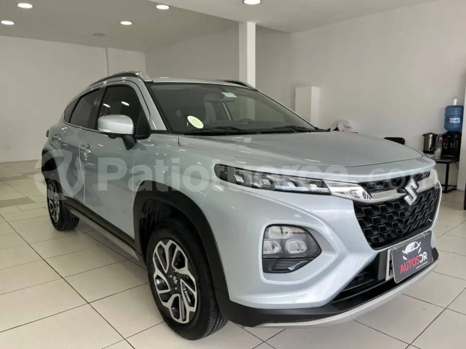 Foto 2 de Suzuki FRONX