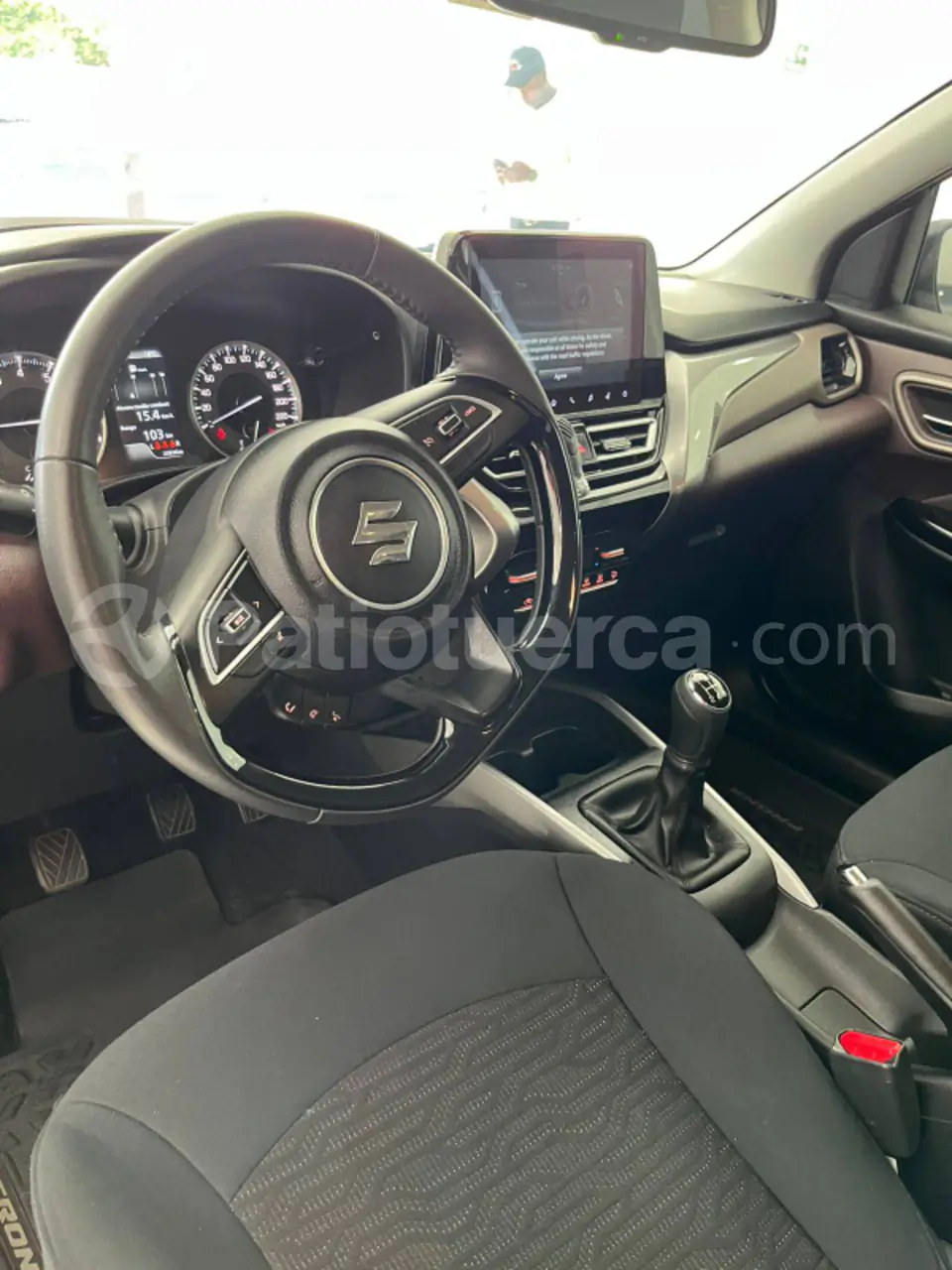 Foto 6 de Suzuki FRONX