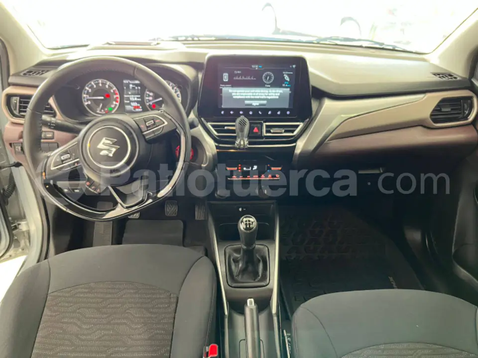 Foto 10 de Suzuki FRONX