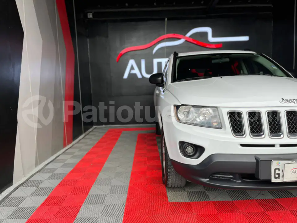 Foto 2 de Jeep NEW COMPASS LONGITUDE