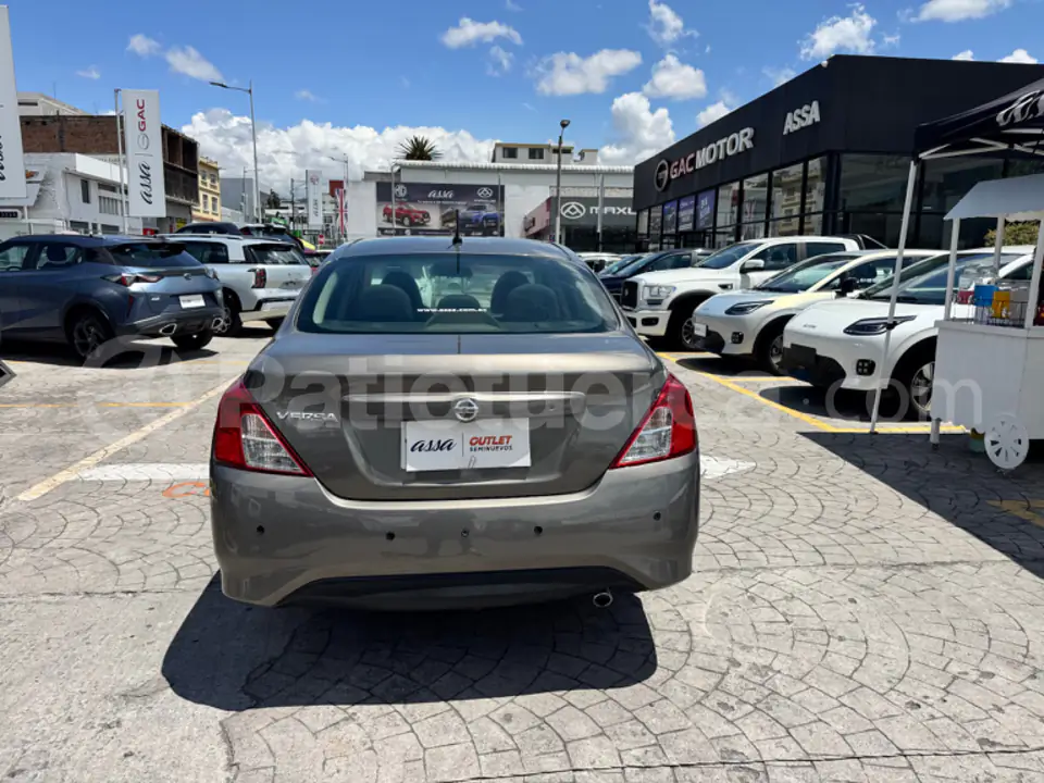 Foto 6 de Nissan Versa