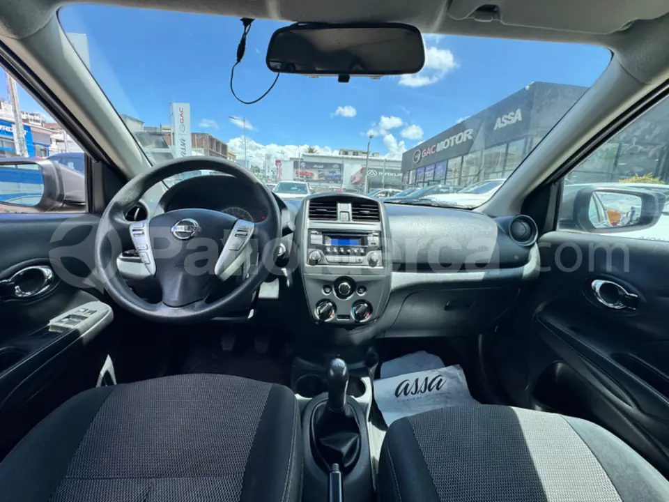 Foto 11 de Nissan Versa