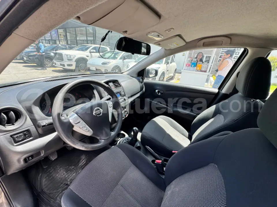 Foto 14 de Nissan Versa