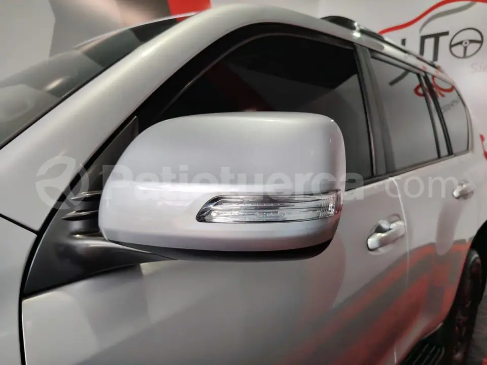 Foto 10 de Toyota Land Cruiser VX