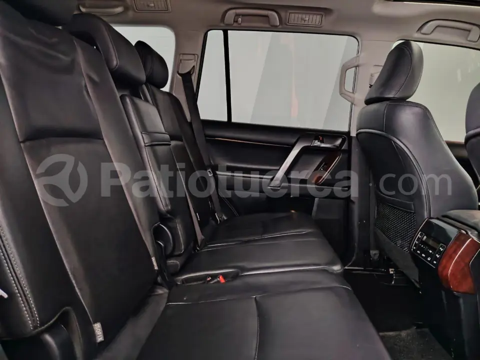 Foto 16 de Toyota Land Cruiser VX